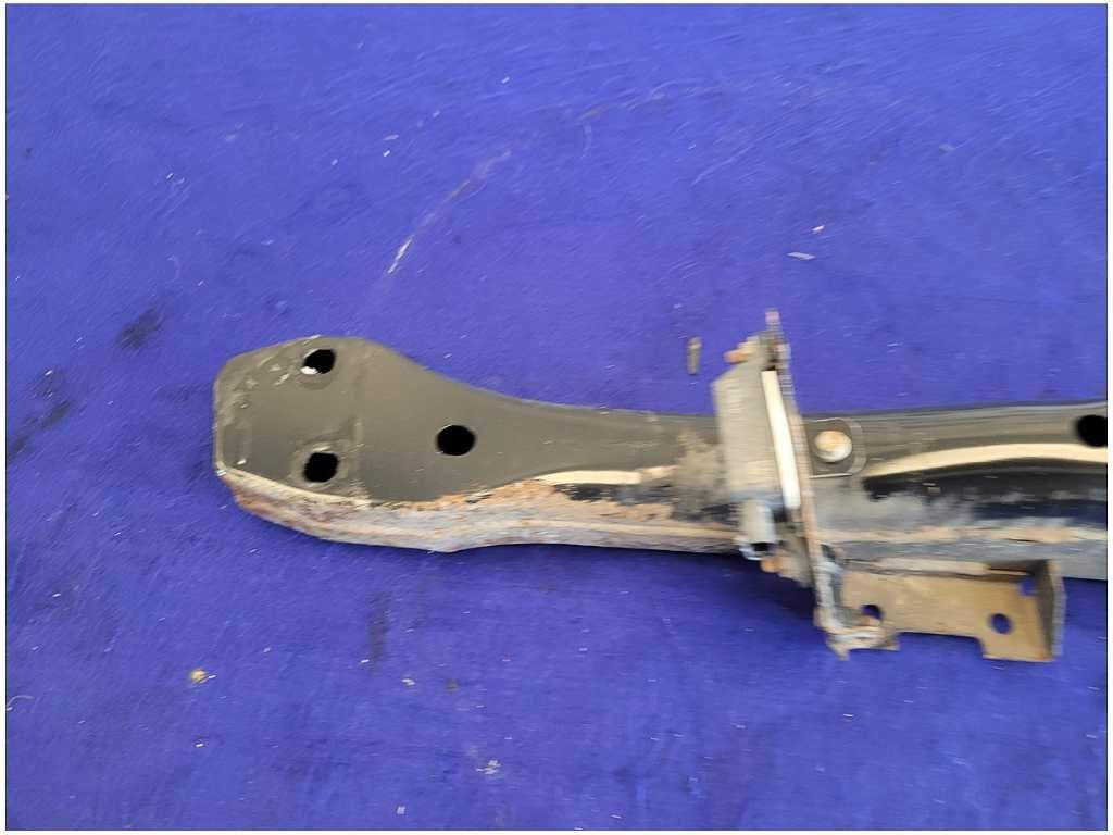 2011 - 2014 Porsche Cayenne 3.0L Diesel Crossmember Automatic Transmission 2465 - The Parts Farm