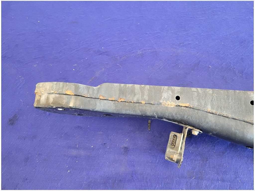 2011 - 2014 Porsche Cayenne 3.0L Diesel Crossmember Automatic Transmission 2465 - The Parts Farm