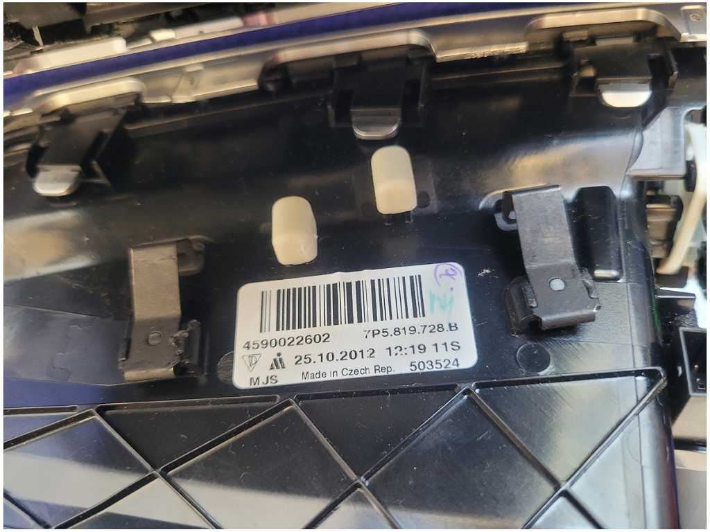 2011 - 2014 Porsche Cayenne 3.0L Diesel Front Dash Vents Trim Cover 2465 - The Parts Farm