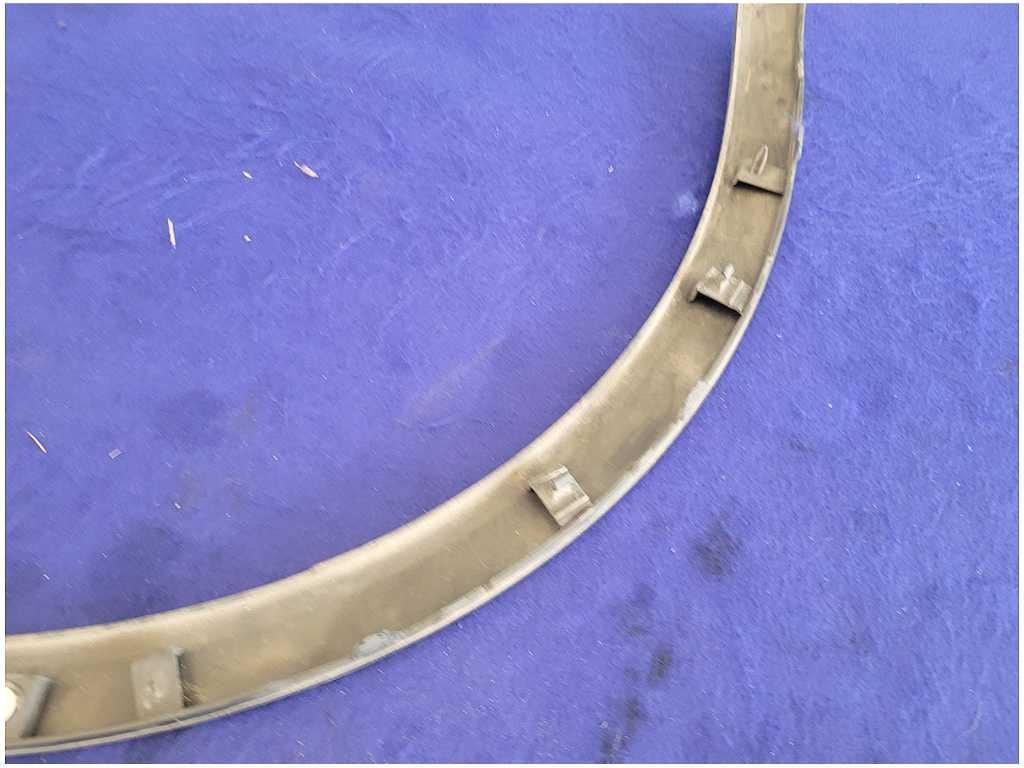 2011 - 2014 Porsche Cayenne 3.0L Diesel Passenger Front Fender Molding Lip 2465 - The Parts Farm