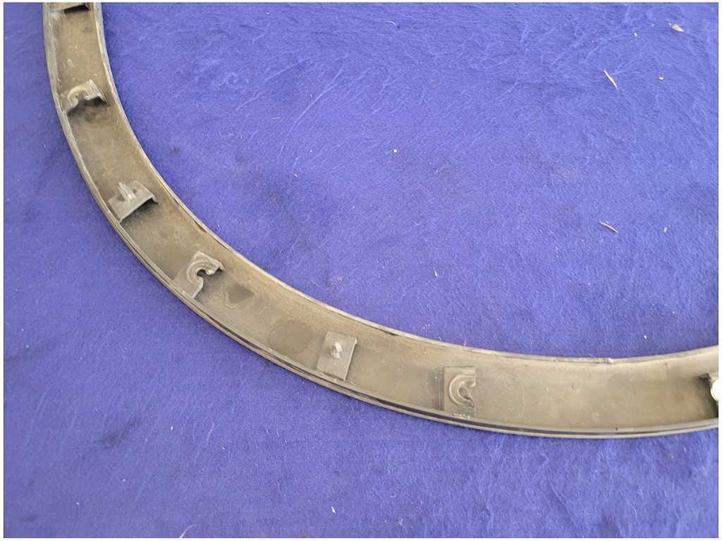 2011 - 2014 Porsche Cayenne 3.0L Diesel Passenger Front Fender Molding Lip 2465 - The Parts Farm