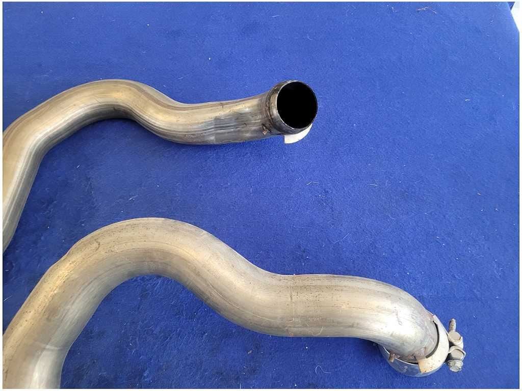 2012-2013 Ford Mustang Boss 302 5.0L Pair Over Axle Pipes Exhaust Pipe 2902 - The Parts Farm