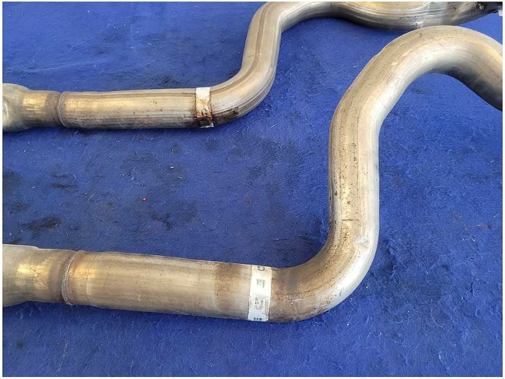 2012-2013 Ford Mustang Boss 302 5.0L Pair Over Axle Pipes Exhaust Pipe 2902 - The Parts Farm