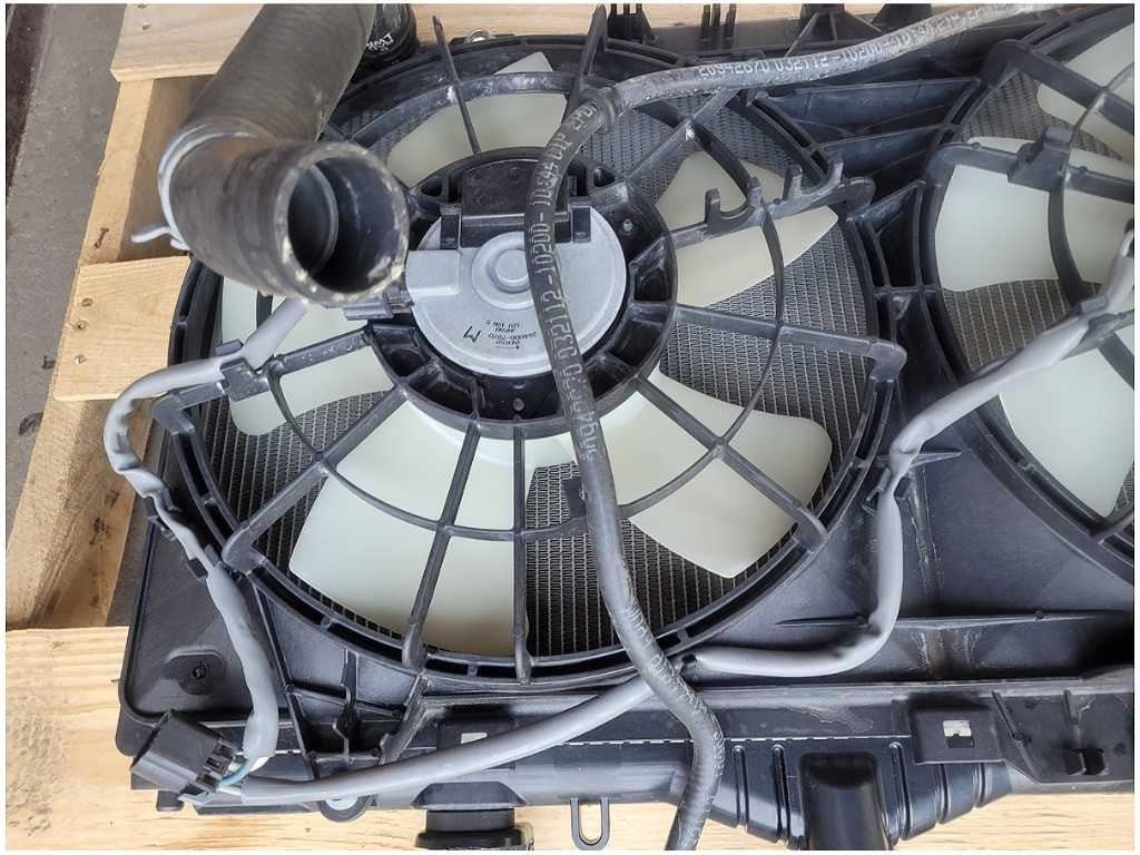 2012 - 2015 Chevrolet Camaro SS 6.2L Radiator Condenser Fan Front Cooling A/T 2865 - The Parts Farm