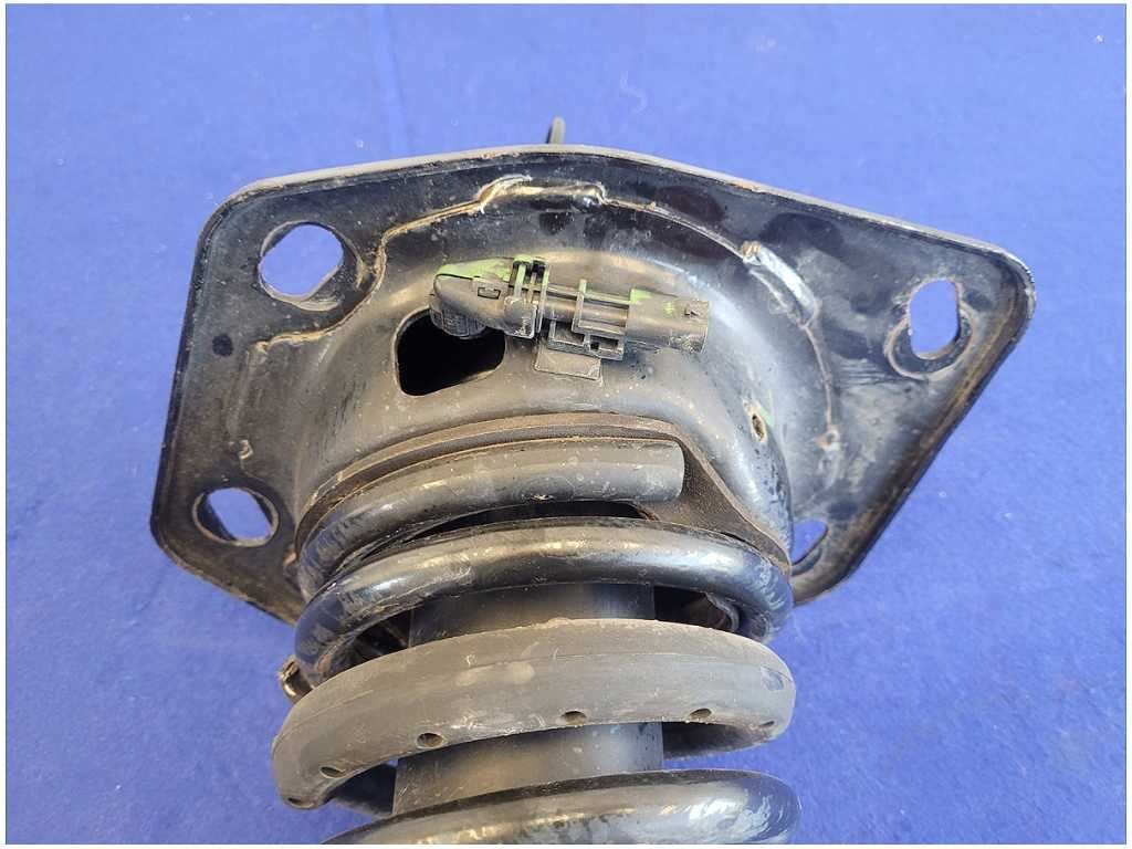 2012 - 2015 Chevrolet Camaro ZL1 6.2L Driver Left Magnetic Rear Shock Mount 2760 - The Parts Farm