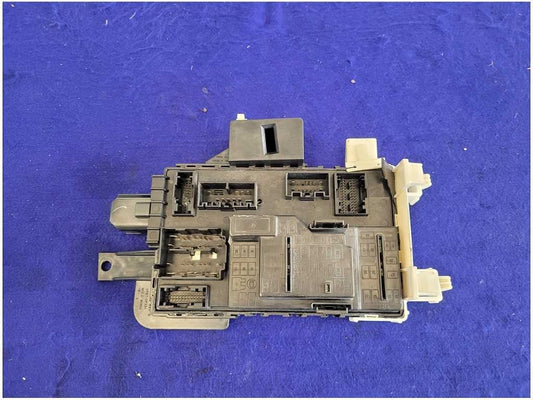 2014 Ford Mustang GT 5.0L S197 Body Control Module A/T BCM Coupe Fuse 2728 - The Parts Farm