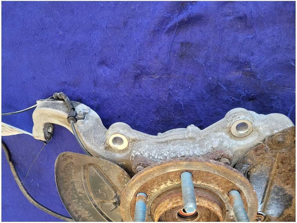 2015 - 2017 Ford F150 4x4 Pickup Truck Driver Front Spindle Knuckle Hub 2765 - The Parts Farm