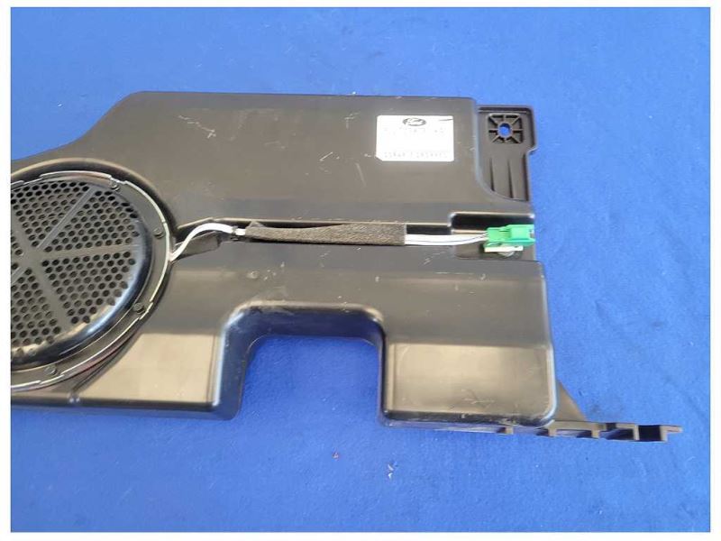 2015 - 2017 Ford F150 4x4 Pickup Truck Rear Subwoofer Speaker Box 2580 - The Parts Farm