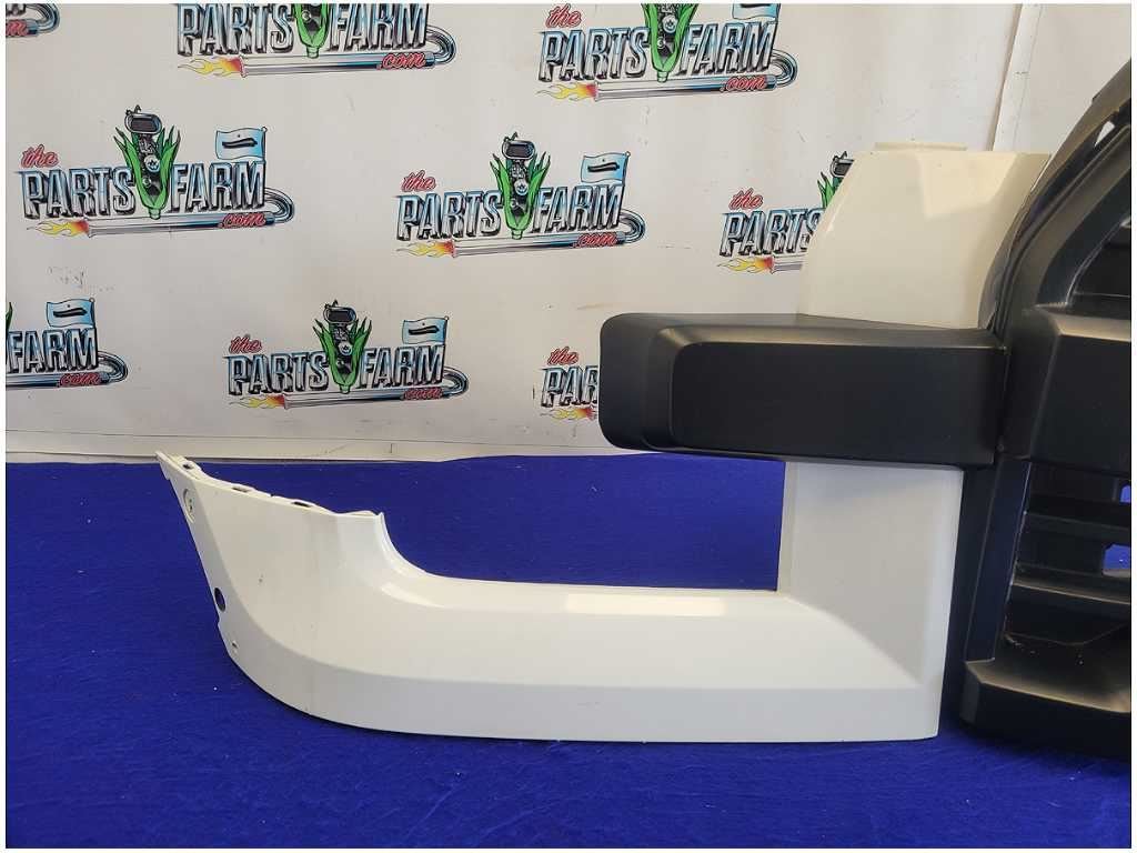 2015 - 2017 Ford F150 Roush Pickup Truck Front Grill Light Trim Paint White 2733 - The Parts Farm