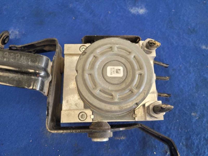 2015 - 2017 Ford Mustang GT S550 ABS Anti - Lock Brake System Module 2274 - The Parts Farm