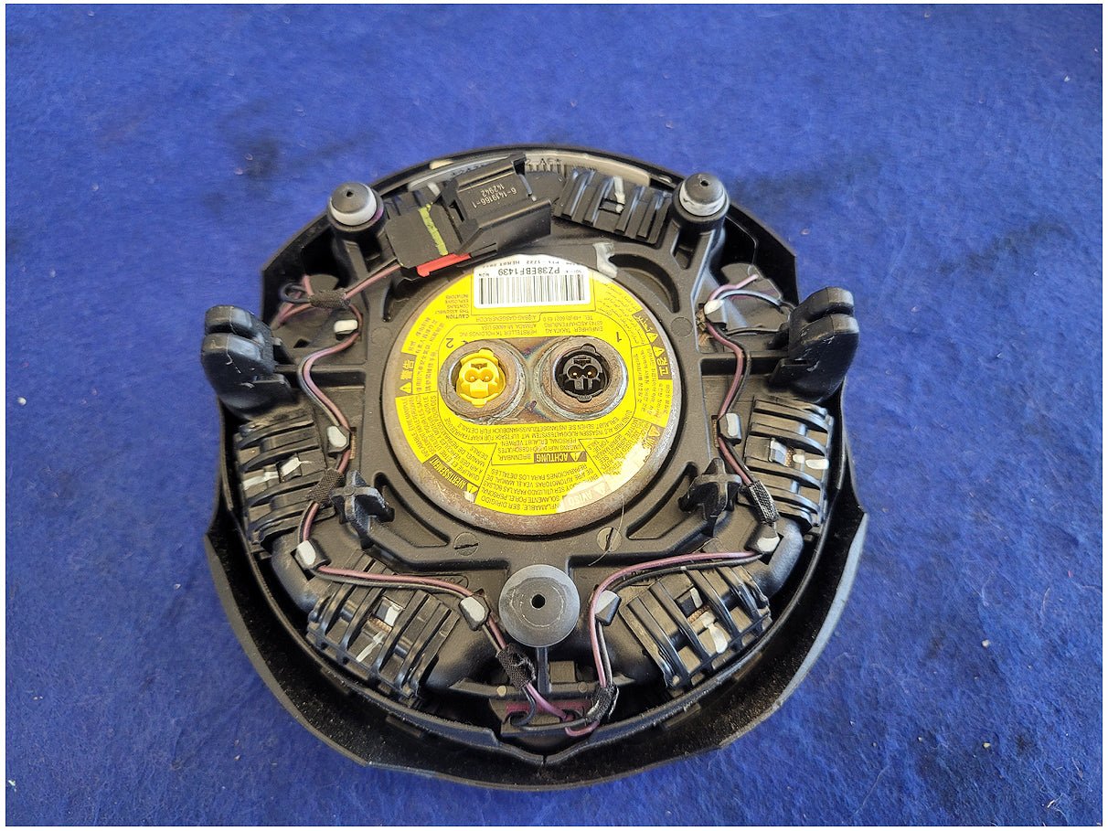 2015 - 2017 Ford Mustang GT S550 Air Bag Driver Steering Wheel Left Dash 2777 - The Parts Farm