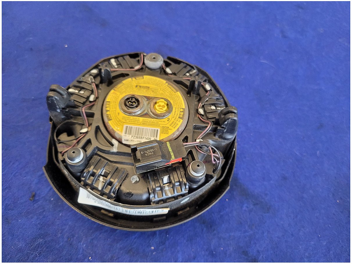 2015 - 2017 Ford Mustang GT S550 Air Bag Driver Steering Wheel Left Dash 2777 - The Parts Farm