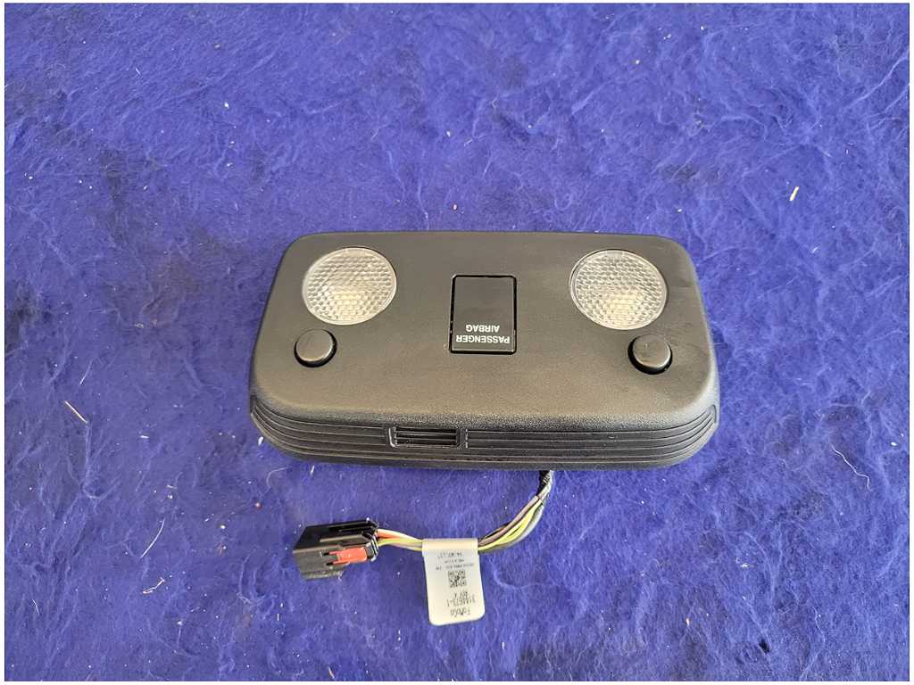 2015 - 2017 Ford Mustang GT S550 Coupe Map Dome Light Front Roof 2752 - The Parts Farm