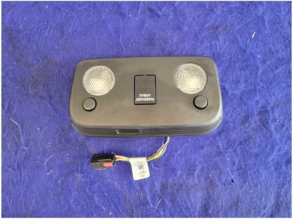 2015 - 2017 Ford Mustang GT S550 Coupe Map Dome Light Front Roof 2752 - The Parts Farm