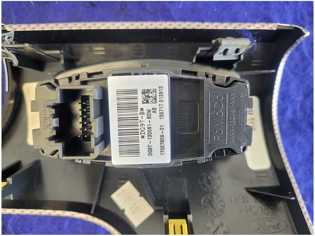 2015 - 2017 Ford Mustang GT S550 Driver Front Headlight Switch Panel 2752 - The Parts Farm