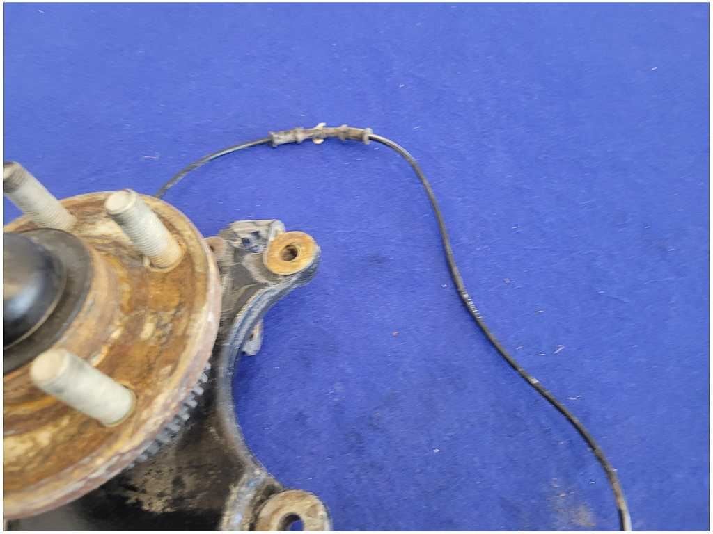 2015 - 2017 Ford Mustang GT S550 Driver Left Front Spindle Knuckle Hub 2776 - The Parts Farm