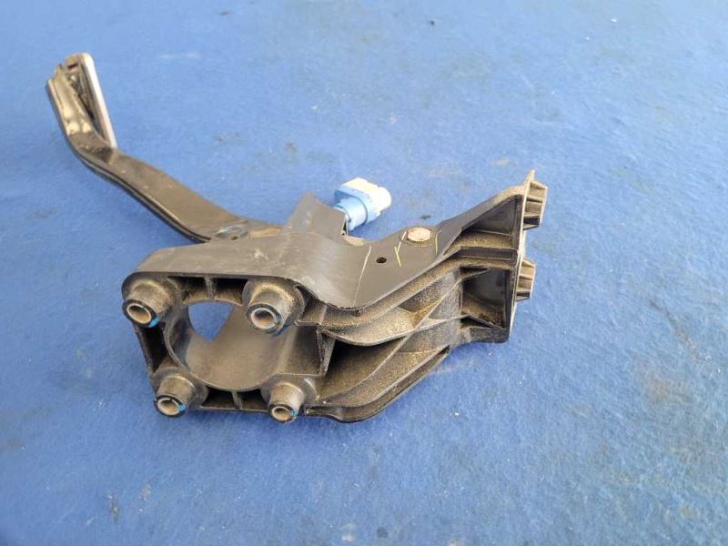 2015 - 2017 Ford Mustang GT S550 Gas Accelerator Pedal Drive By Wire Box 2274 - The Parts Farm