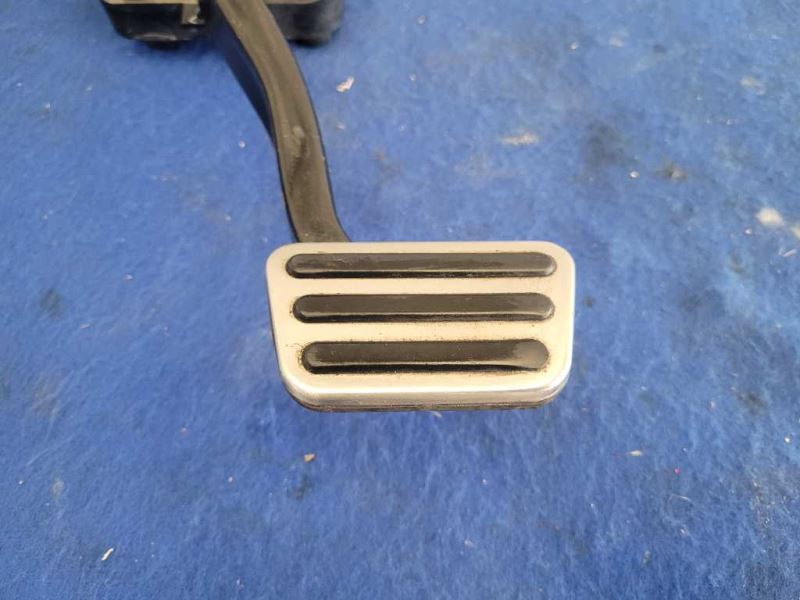 2015 - 2017 Ford Mustang GT S550 Gas Accelerator Pedal Drive By Wire Box 2274 - The Parts Farm