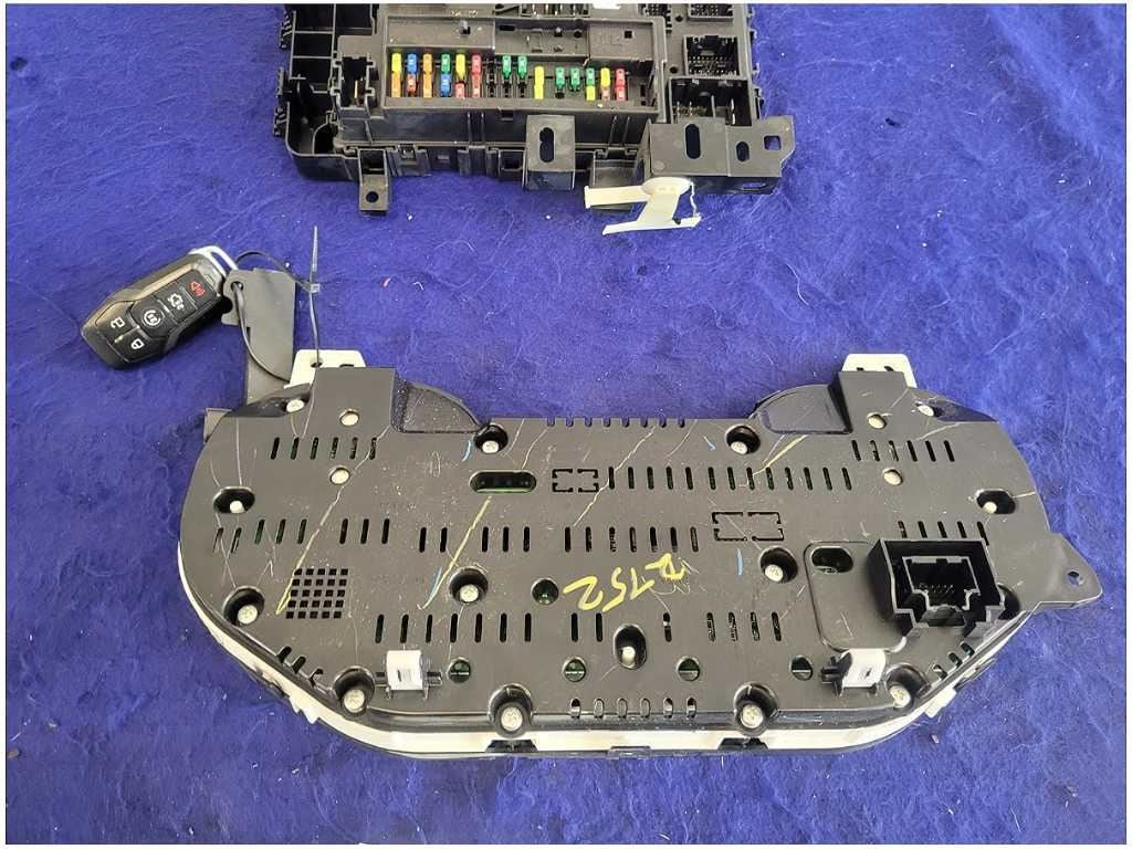 2015 - 2017 Ford Mustang GT S550 Gauge Cluster Speedometer 15k Miles A/T 2752 - The Parts Farm