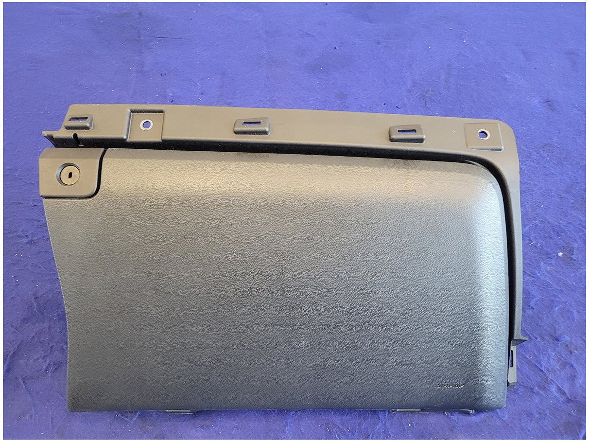2015 - 2017 Ford Mustang GT S550 Passenger Air Bag Glove Box Dash Front 2718 - The Parts Farm