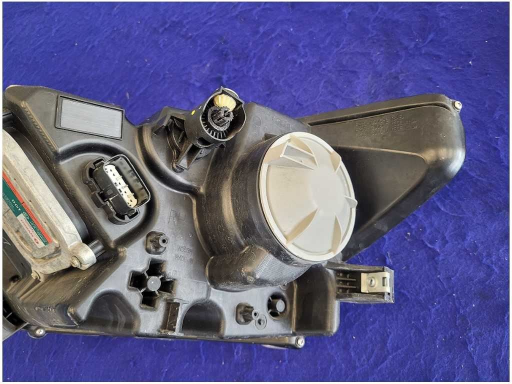 2015 - 2017 Ford Mustang GT S550 Passenger Front Headlight Lamp Light *Read* 2709 - The Parts Farm