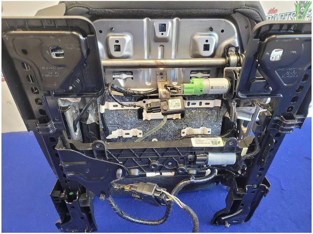 2015 - 2017 Ford Mustang GT S550 Passenger Front Power Seat Track Cloth 2776 - The Parts Farm