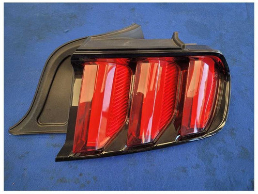 2015 - 2017 Ford Mustang GT S550 Passenger Right RH Taillight Lamp Brake Lens 2510 - The Parts Farm