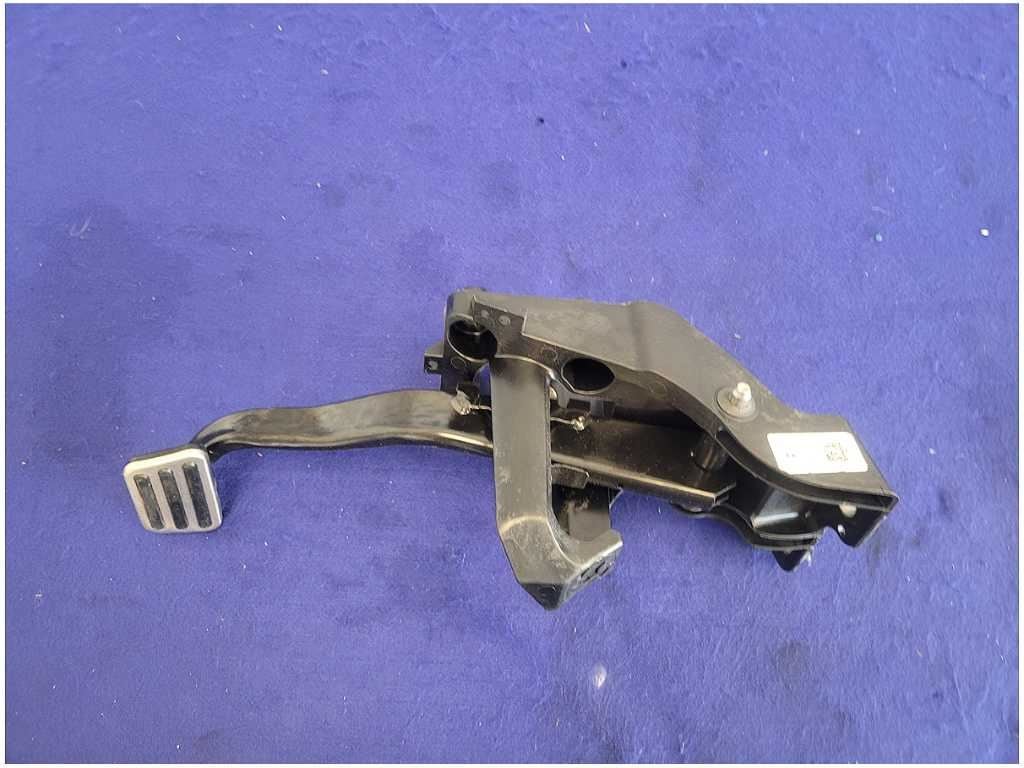 2015 - 2017 Ford Mustang GT S550 Pedal Cage Brake Automatic Transmission A/T 2741 - The Parts Farm