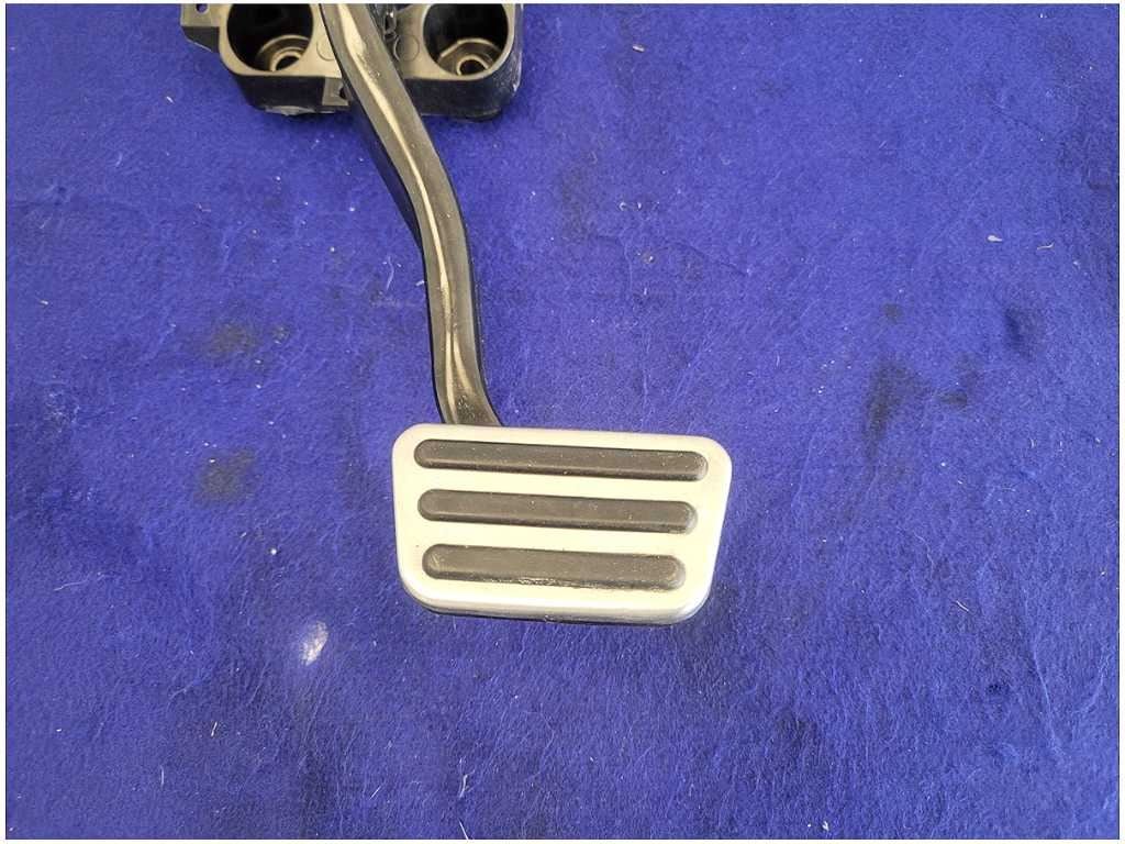 2015 - 2017 Ford Mustang GT S550 Pedal Cage Brake Automatic Transmission A/T 2741 - The Parts Farm