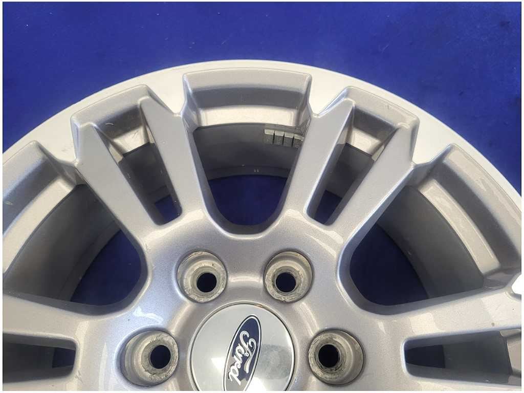 2015 - 2020 Ford F150 4x4 Pickup Truck Wheel 18x7.5 Paint Spoke Paint Scuffs 2627 - The Parts Farm