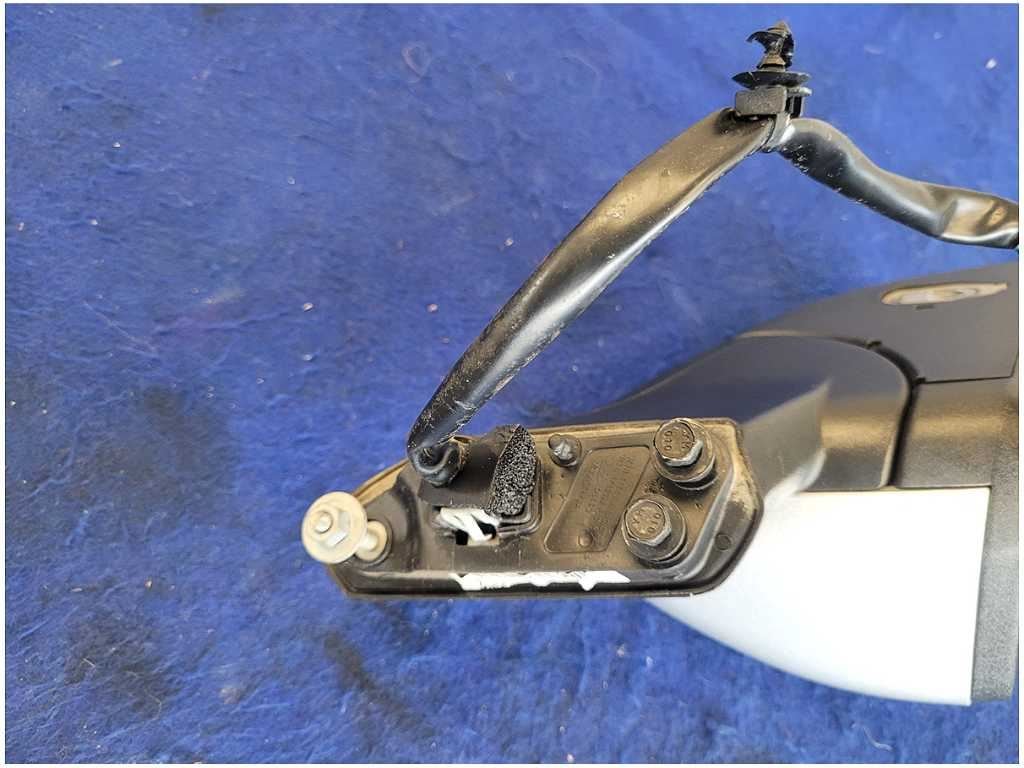 2015-2020 Ford Mustang GT S550 Driver Rear View Mirror BLIS Memory Paint UX 2903 - The Parts Farm