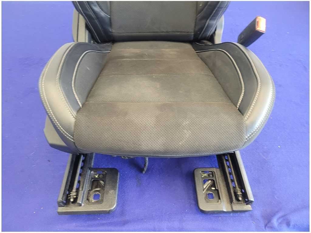2015 - 2020 Ford Mustang Shelby GT350 5.2L Passenger Front Power Track Seat 2729 - The Parts Farm