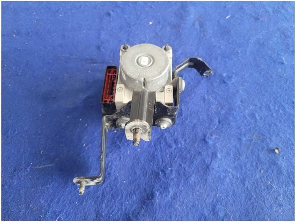 2015 - 2020 Ford Mustang Shelby GT350 ABS Module Anti - Lock Brake Pump M/T 2881 - The Parts Farm