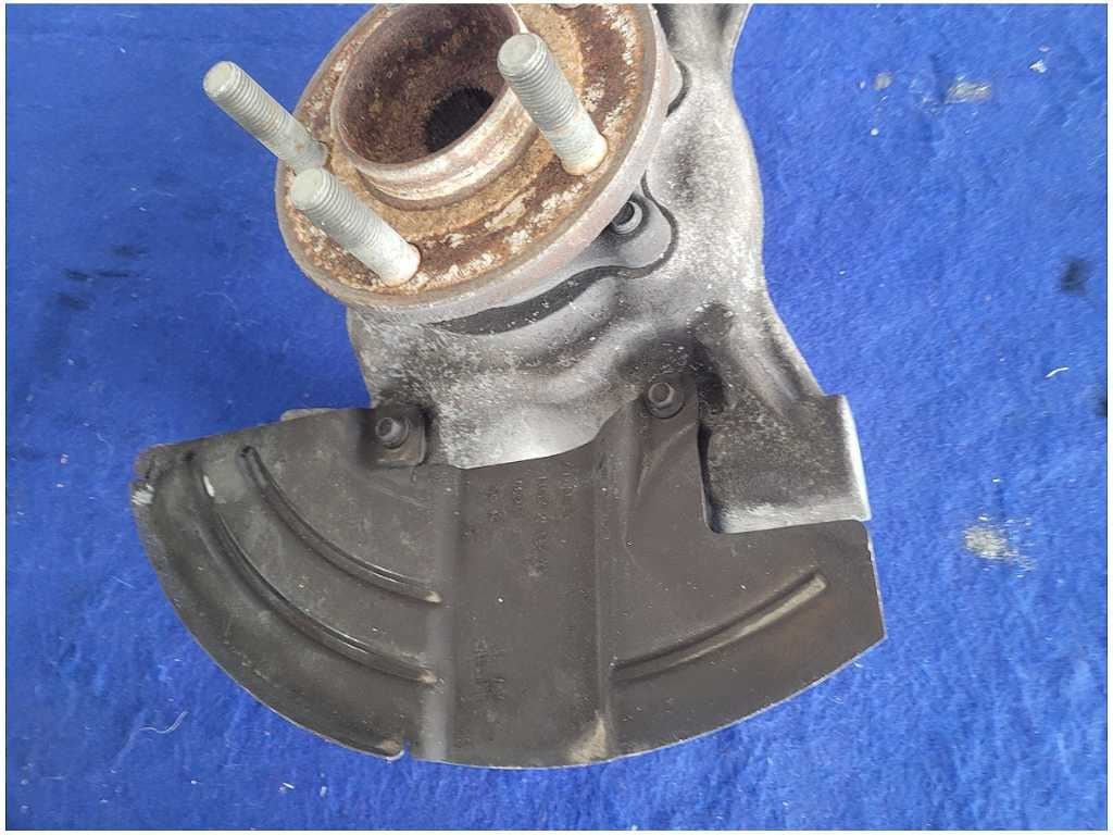 2015 - 2020 Ford Mustang Shelby GT350 Driver Front Spindle Knuckle Hub 2881 - The Parts Farm