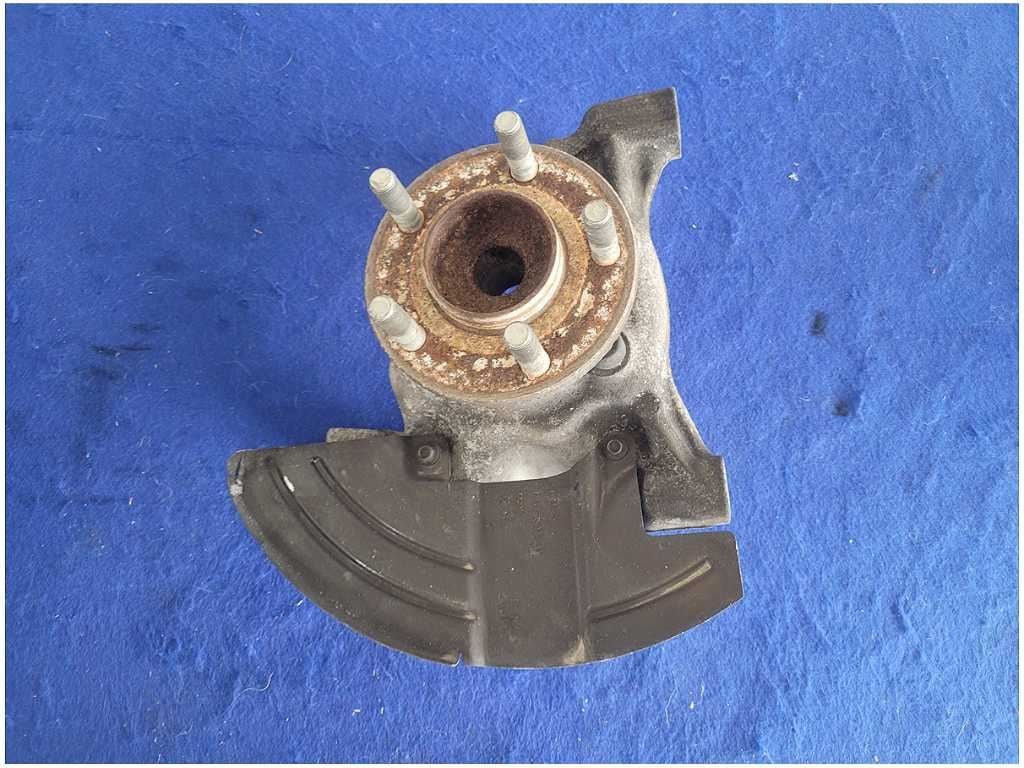 2015 - 2020 Ford Mustang Shelby GT350 Driver Front Spindle Knuckle Hub 2881 - The Parts Farm