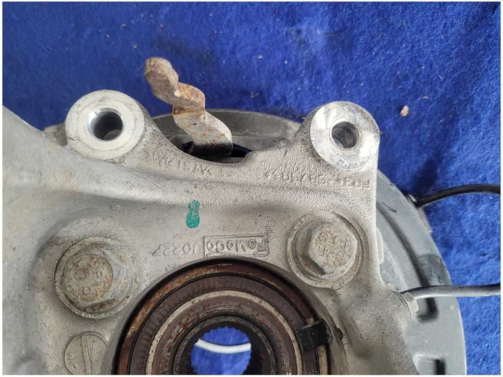 2015 - 2020 Ford Mustang Shelby GT350 Driver Left Rear Knuckle Spindle Hub 2881 - The Parts Farm