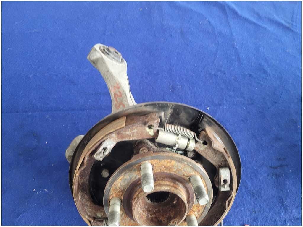 2015 - 2020 Ford Mustang Shelby GT350 Driver Left Rear Knuckle Spindle Hub 2881 - The Parts Farm
