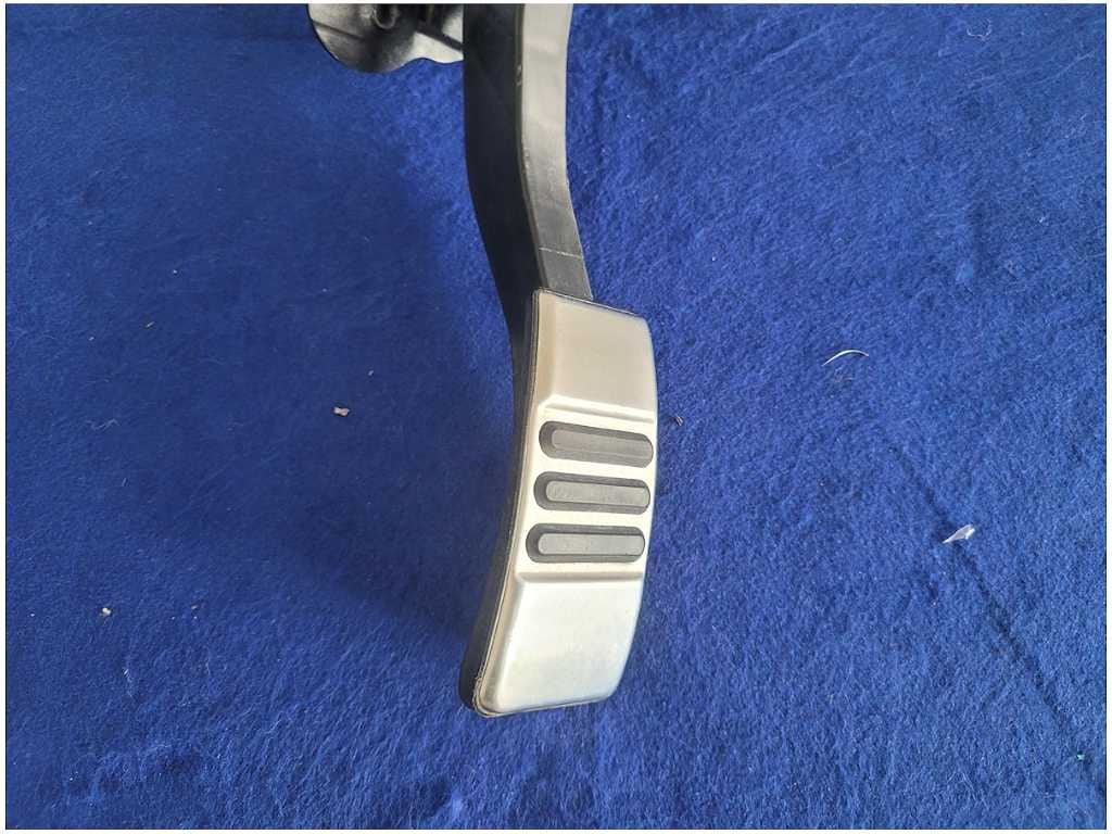 2015 - 2020 Ford Mustang Shelby GT350 Gas Drive Wire Throttle Pedal 2881 - The Parts Farm