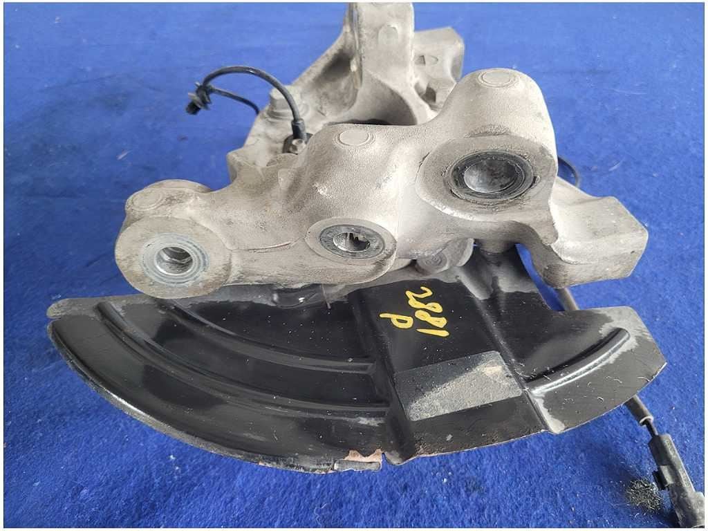 2015 - 2020 Ford Mustang Shelby GT350 Passenger Front Spindle Knuckle Hub 2881 - The Parts Farm