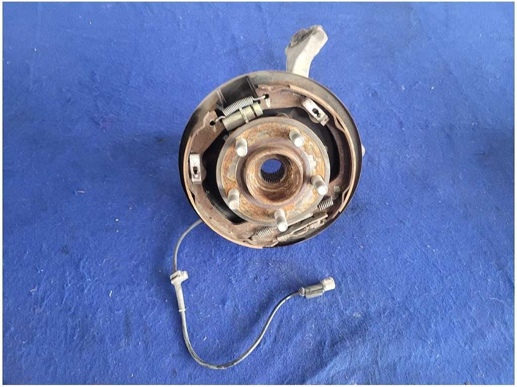 2015 - 2020 Ford Mustang Shelby GT350 Passenger Rear Knuckle Stub Hub 2881 - The Parts Farm