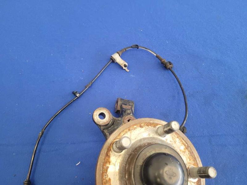 2015 - 2021 Ford Mustang GT S550 Passenger Front Knuckle Spindle Hub 2498 - The Parts Farm