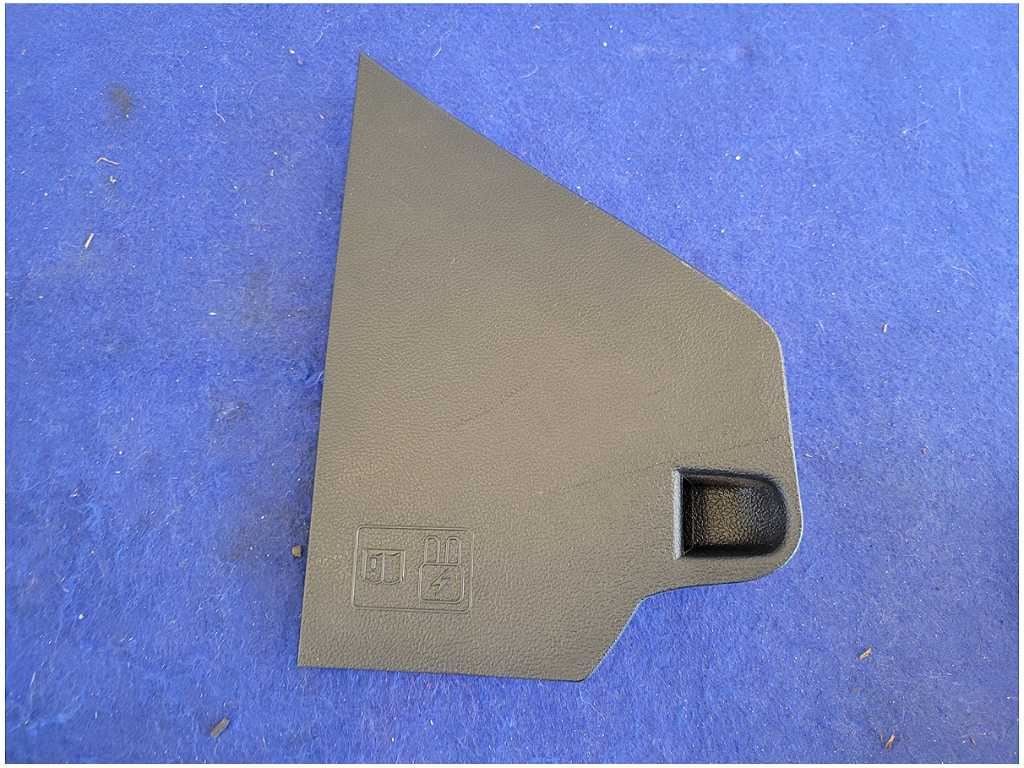 2015 - 2023 Ford Mustang EcoBoost GT S550 Fuse BCM Passenger Cover Trim 2771 - The Parts Farm