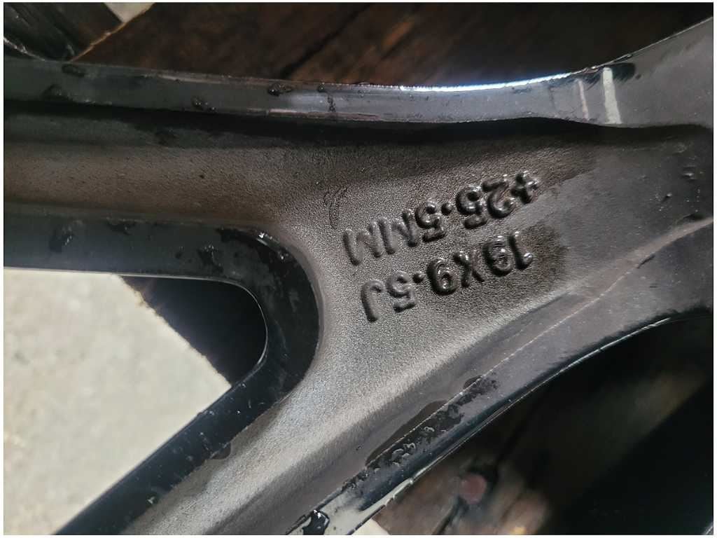 2015 - 2023 Ford Mustang GT Performance Pack PP Wheel 19x9.5 Spoke Rim *Scuffs* - The Parts Farm