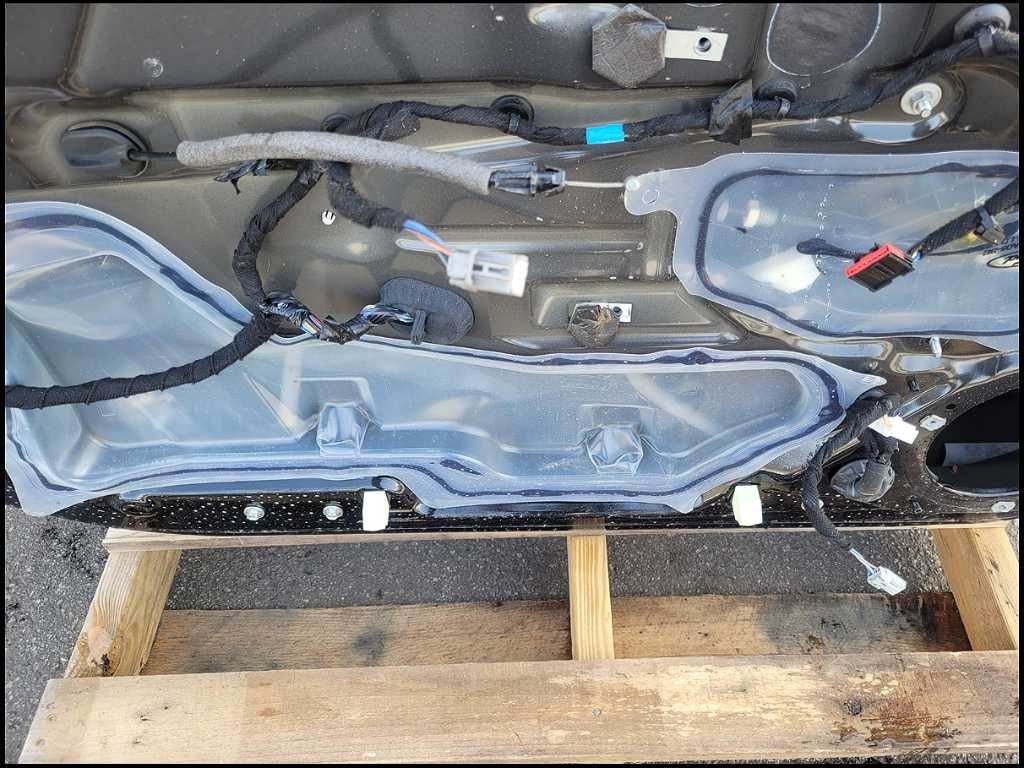 2015 - 2023 Ford Mustang GT S550 Driver LH Front Door Coupe Shell Paint G1 2667 - The Parts Farm
