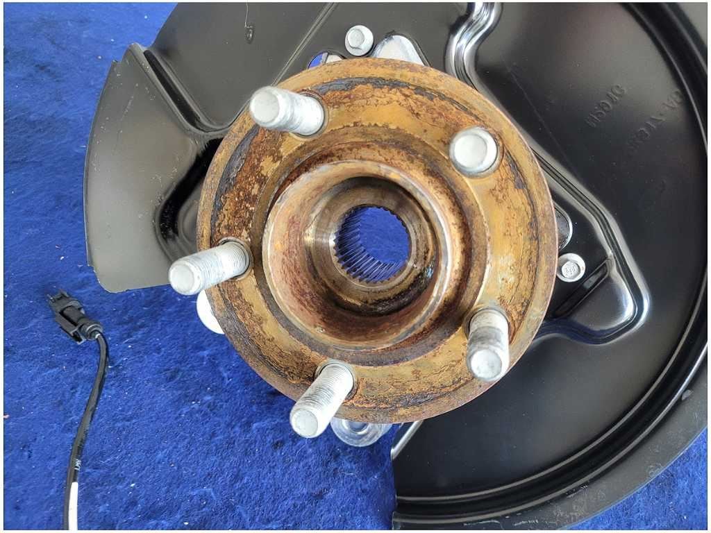 2015-2023 Ford Mustang GT S550 Driver Rear Knuckle Spindle Hub 2888 - The Parts Farm