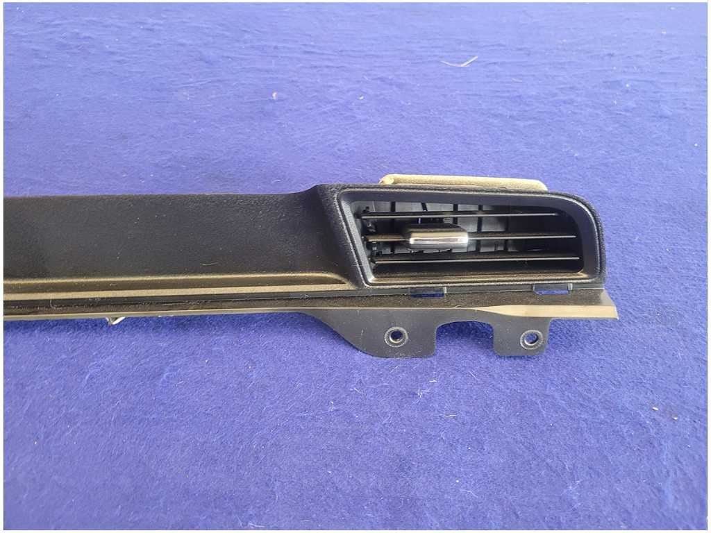 2015 - 2023 Ford Mustang GT S550 Front Dash Emblem Plaque Trim Passenger 2741 - The Parts Farm