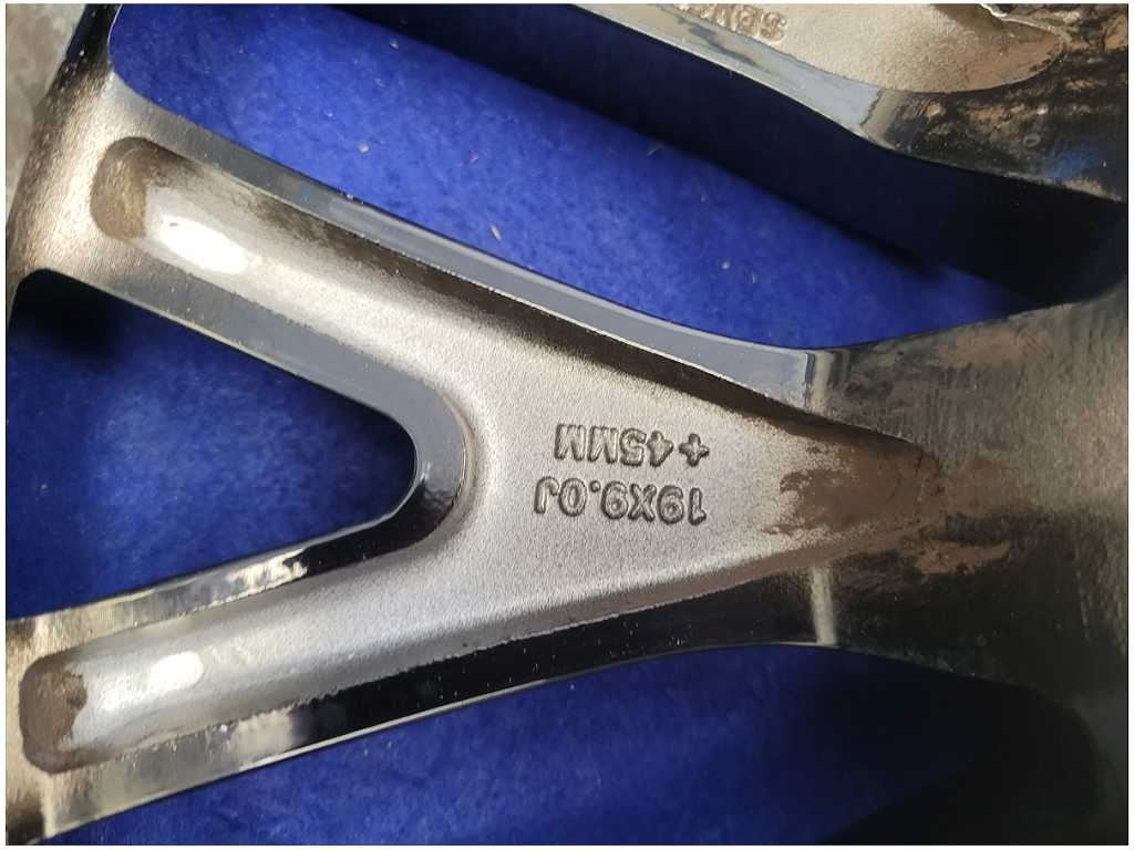 2015 - 2023 Ford Mustang GT S550 Front Wheel 19x9 Black Spoke Rim *Scuffs* 2776 - The Parts Farm