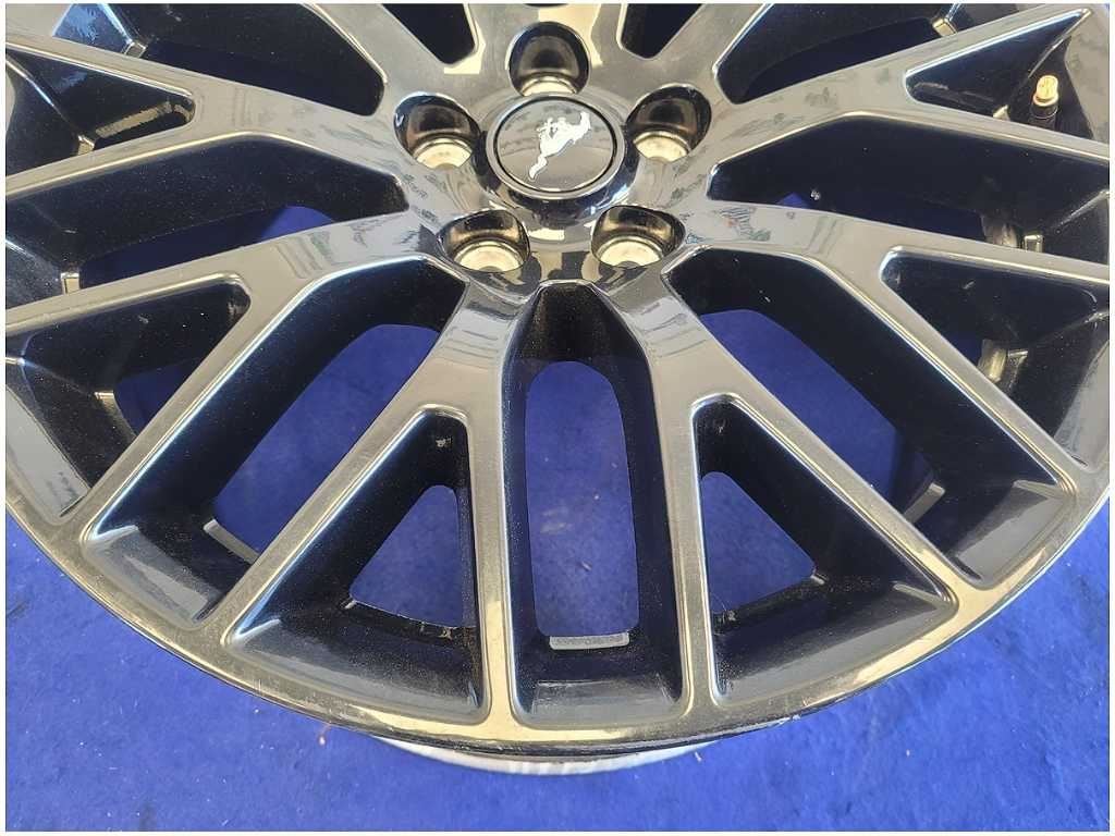 2015 - 2023 Ford Mustang GT S550 Front Wheel 19x9 Black Spoke Rim *Scuffs* 2776 - The Parts Farm