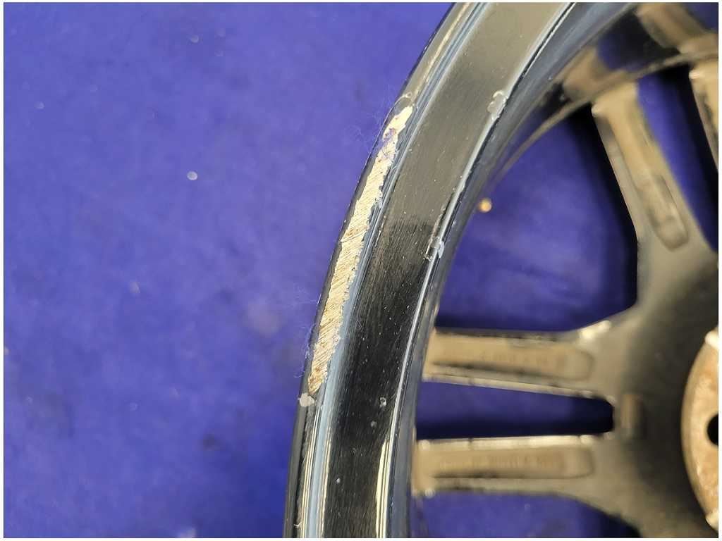 2015 - 2023 Ford Mustang GT S550 One Wheel 18x8 Split Spoke Paint Scuffs 2734 - The Parts Farm