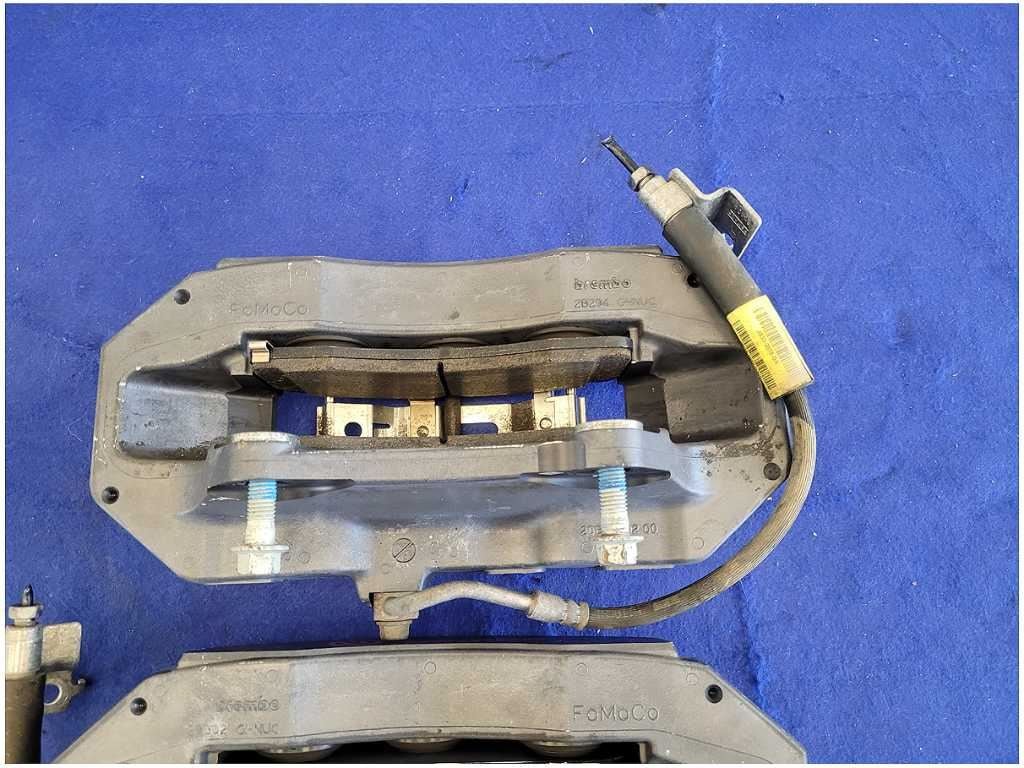 2015 - 2023 Ford Mustang GT S550 Pair Front Brembo Brake Calipers Pads Hoses 2766 - The Parts Farm